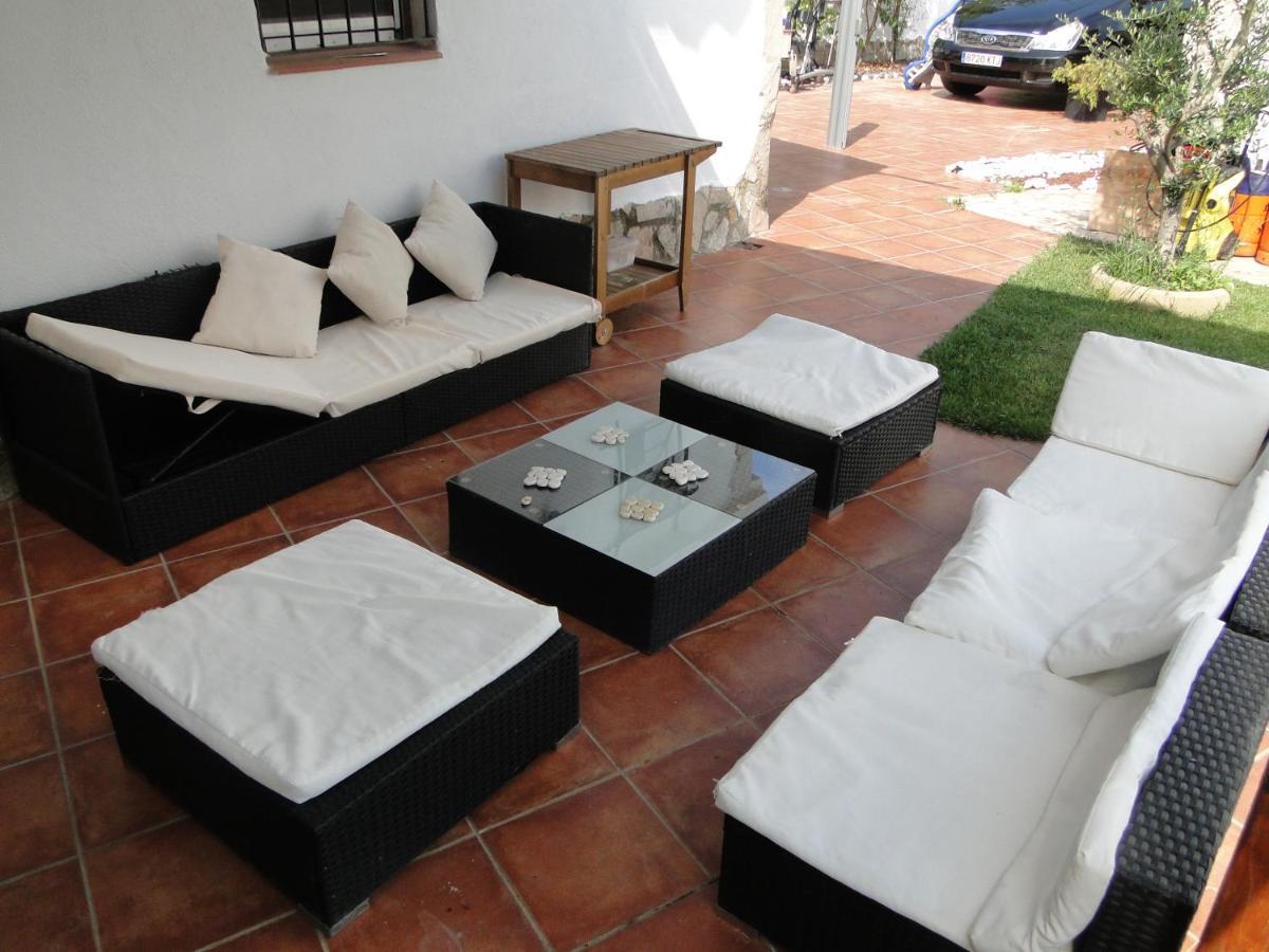 Detached Villa For 6 People In Lloret De Mar With Comunal Outdoor Swimming Pool Puigventos Экстерьер фото