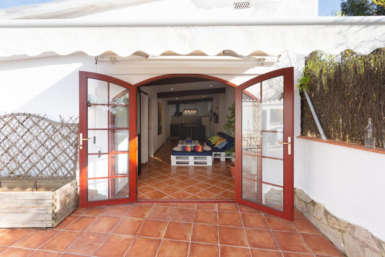 Detached Villa For 6 People In Lloret De Mar With Comunal Outdoor Swimming Pool Puigventos Экстерьер фото