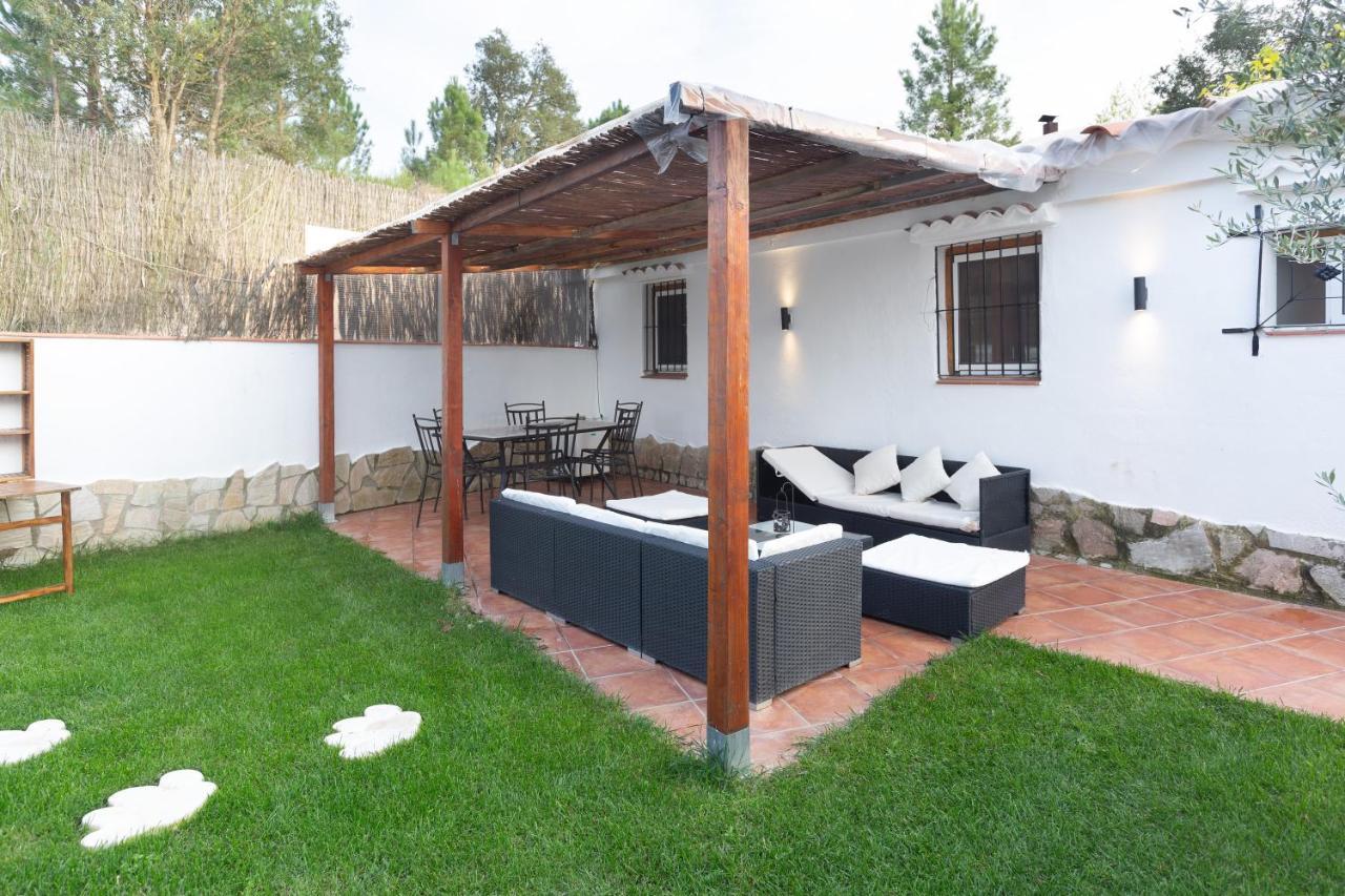 Detached Villa For 6 People In Lloret De Mar With Comunal Outdoor Swimming Pool Puigventos Экстерьер фото