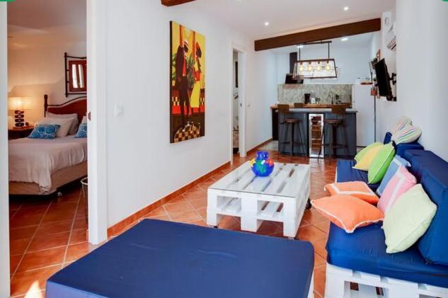 Detached Villa For 6 People In Lloret De Mar With Comunal Outdoor Swimming Pool Puigventos Экстерьер фото